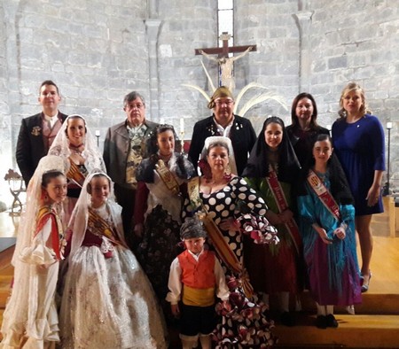 <!--:es-->Las Falleras Mayores, Beatriz Alós y María Villar asisten a la misa de Sant Jordi <!--:--><!--:va-->Les Falleres Majors, Beatriz Alós i Maria Villar present en la missa de Sant Jordi <!--:-->